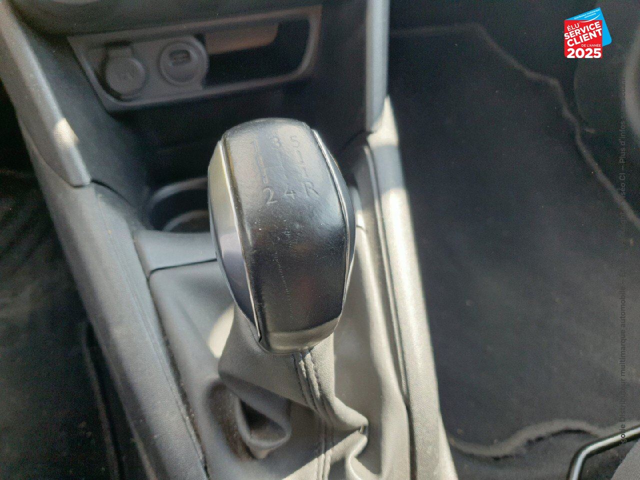 Véhicule d'occasion PEUGEOT 208 1.2 PURETECH 82CH STYLE 5P GPS CARPLAY chez Renault Saint-Louis