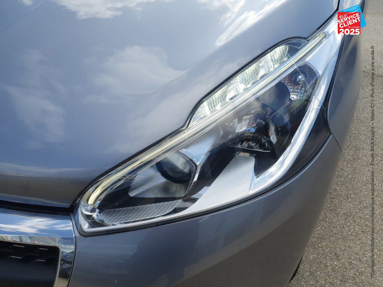 Véhicule d'occasion PEUGEOT 208 1.2 PURETECH 82CH STYLE 5P GPS CARPLAY chez Renault Saint-Louis