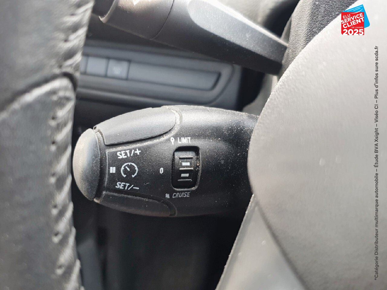 Véhicule d'occasion PEUGEOT 208 1.2 PURETECH 82CH STYLE 5P GPS CARPLAY chez Renault Saint-Louis