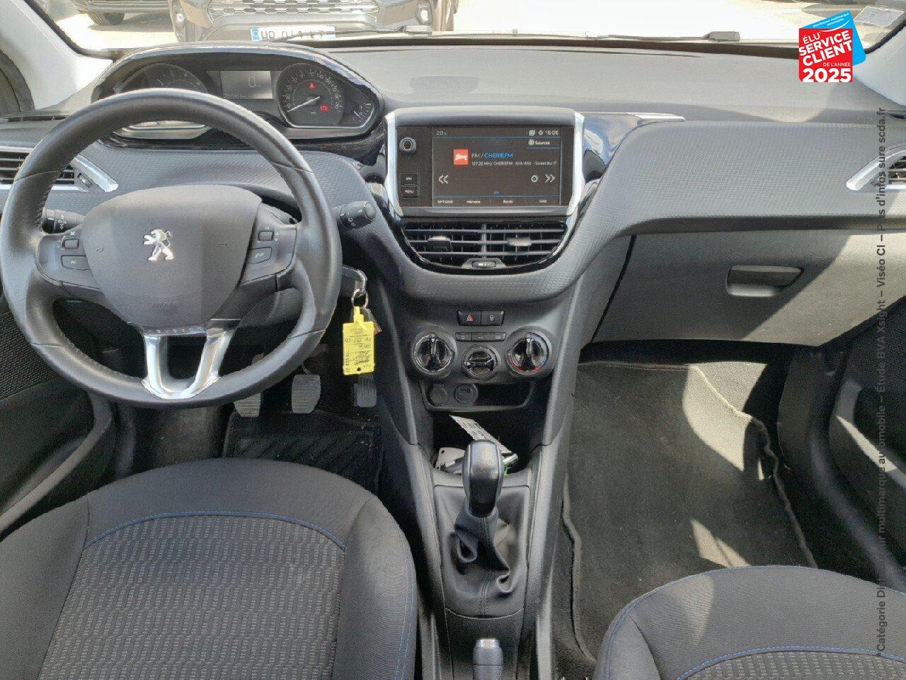 Véhicule d'occasion PEUGEOT 208 1.2 PURETECH 82CH STYLE 5P GPS CARPLAY chez Renault Saint-Louis