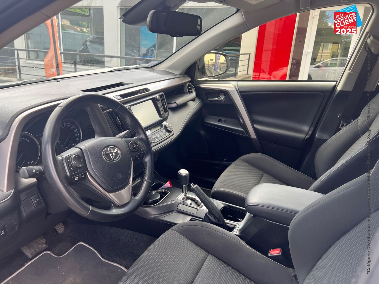 Véhicule d'occasion TOYOTA RAV4 197 HYBRIDE DYNAMIC 2WD CVT CAMERA chez Renault Colmar