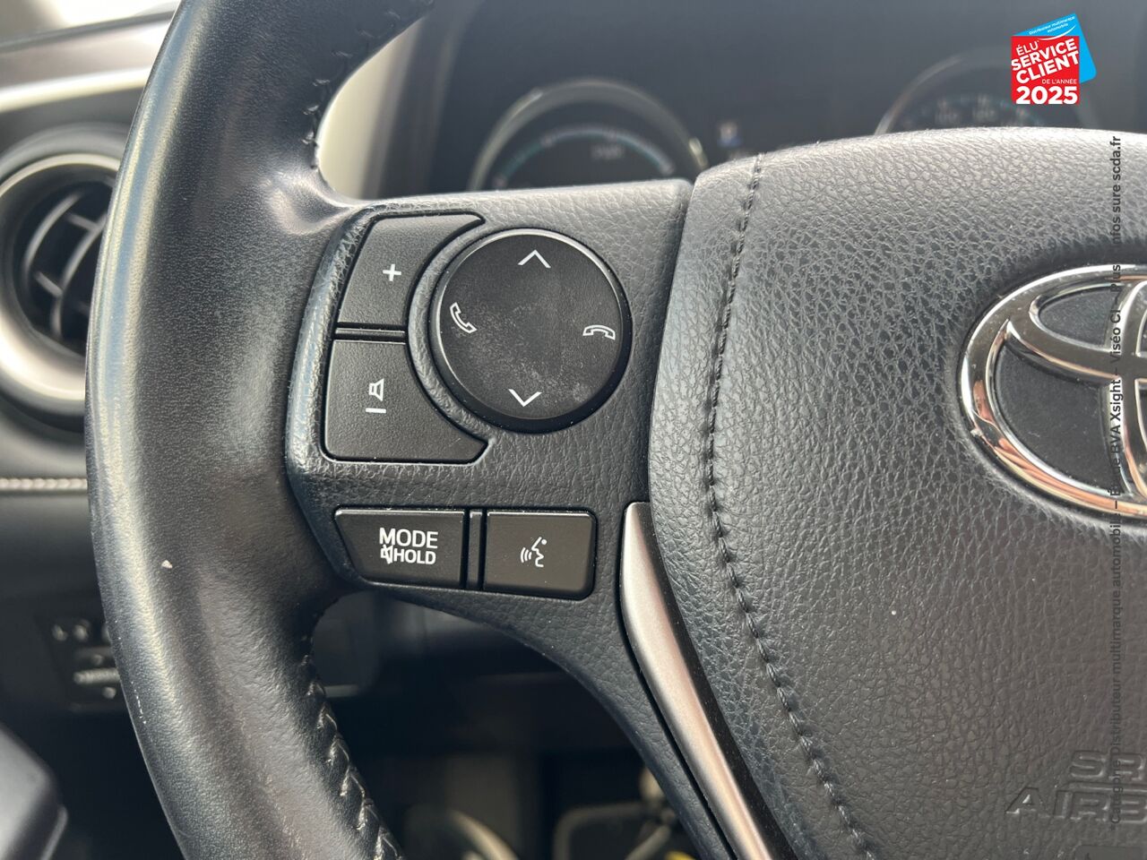 Véhicule d'occasion TOYOTA RAV4 197 HYBRIDE DYNAMIC 2WD CVT CAMERA chez Renault Colmar