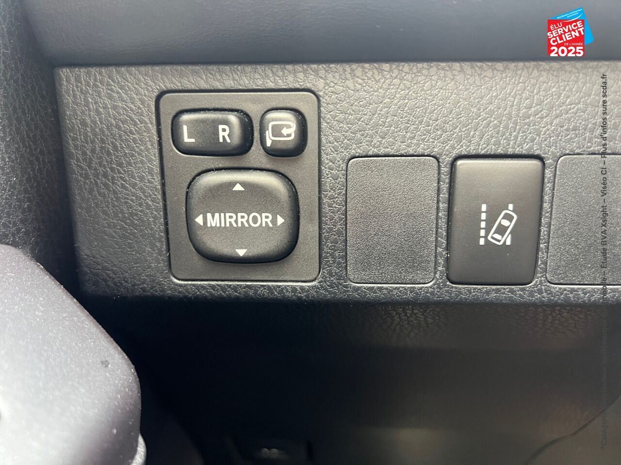 Véhicule d'occasion TOYOTA RAV4 197 HYBRIDE DYNAMIC 2WD CVT CAMERA chez Renault Colmar