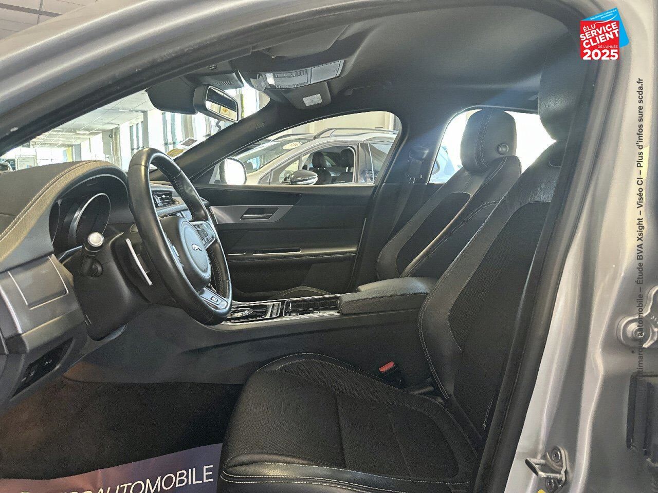 Véhicule d'occasion JAGUAR XF 2.0D 240CH R-SPORT AWD BVA GPS chez Hyundai Epernay
