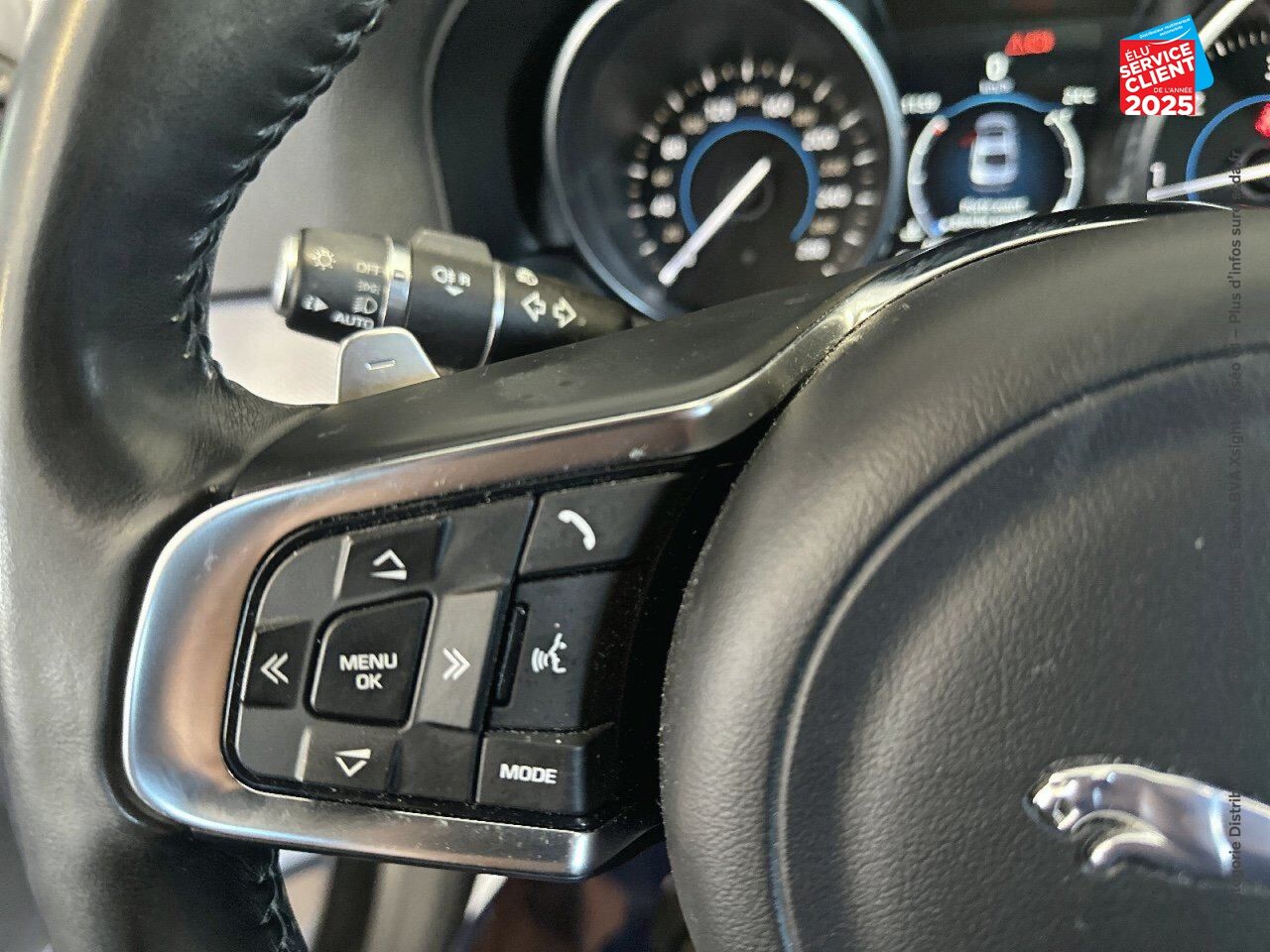 Véhicule d'occasion JAGUAR XF 2.0D 240CH R-SPORT AWD BVA GPS chez Hyundai Epernay
