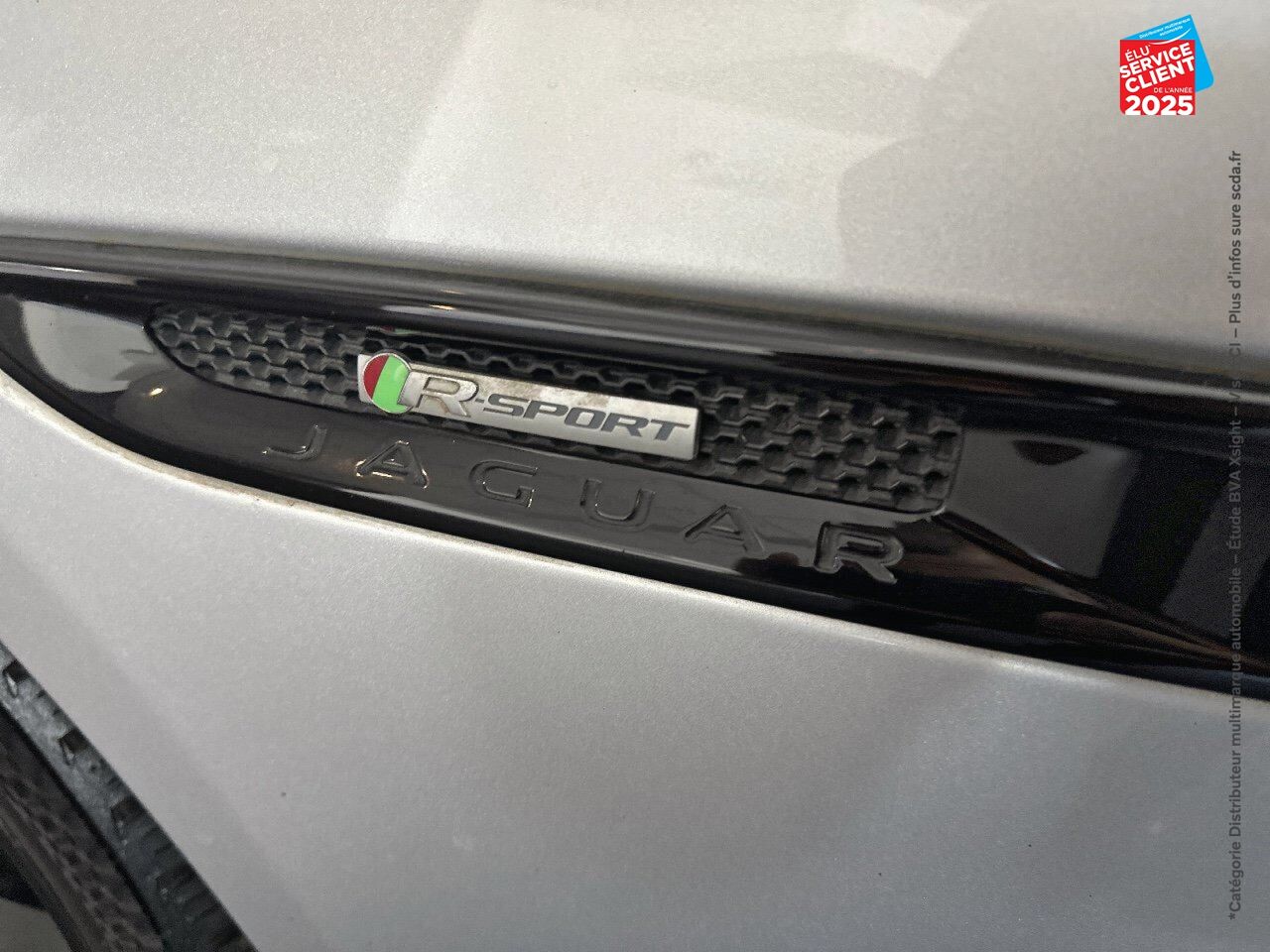Véhicule d'occasion JAGUAR XF 2.0D 240CH R-SPORT AWD BVA GPS chez Hyundai Epernay