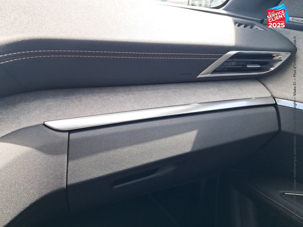 Véhicule d'occasion PEUGEOT 3008 HYBRID4 300CH GT PACK E-EAT8 chez Hyundai Epernay