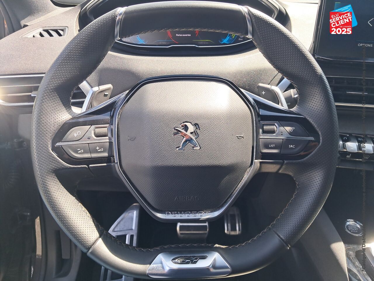 Véhicule d'occasion PEUGEOT 3008 HYBRID4 300CH GT PACK E-EAT8 chez Hyundai Epernay