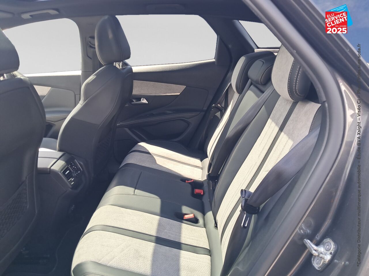 Véhicule d'occasion PEUGEOT 3008 HYBRID4 300CH GT PACK E-EAT8 chez Hyundai Epernay