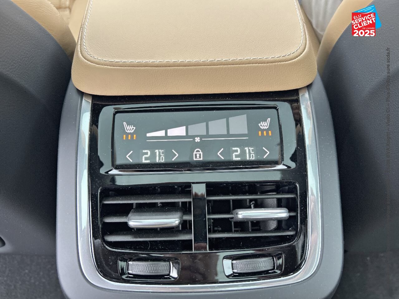 Véhicule d'occasion VOLVO XC90 T8 AWD 310 + 145CH ULTRA STYLE CHROME GEARTRONIC chez BMW Besançon