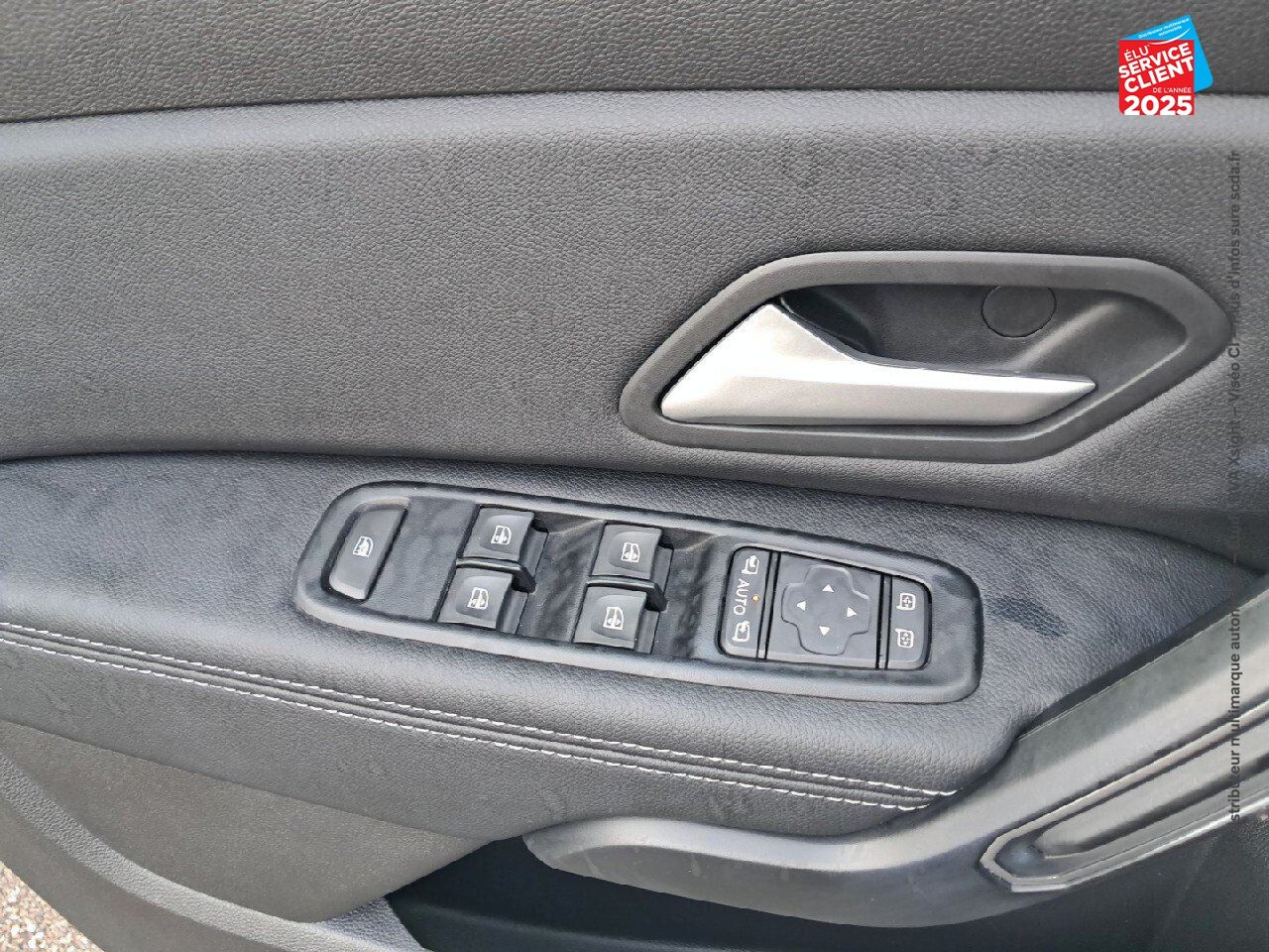 Véhicule d'occasion DACIA DUSTER 1.0 ECO-G 100CH JOURNEY 4X2 chez Dacia Belfort