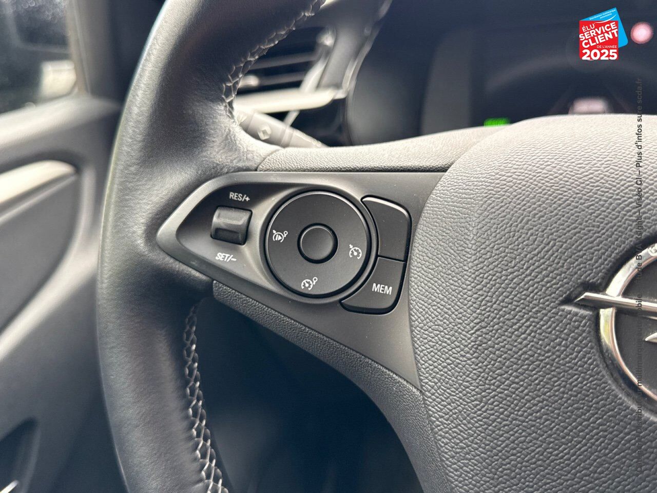 Véhicule d'occasion OPEL CORSA CORSA-E 136CH EDITION BUSINESS chez Toyota Thionville