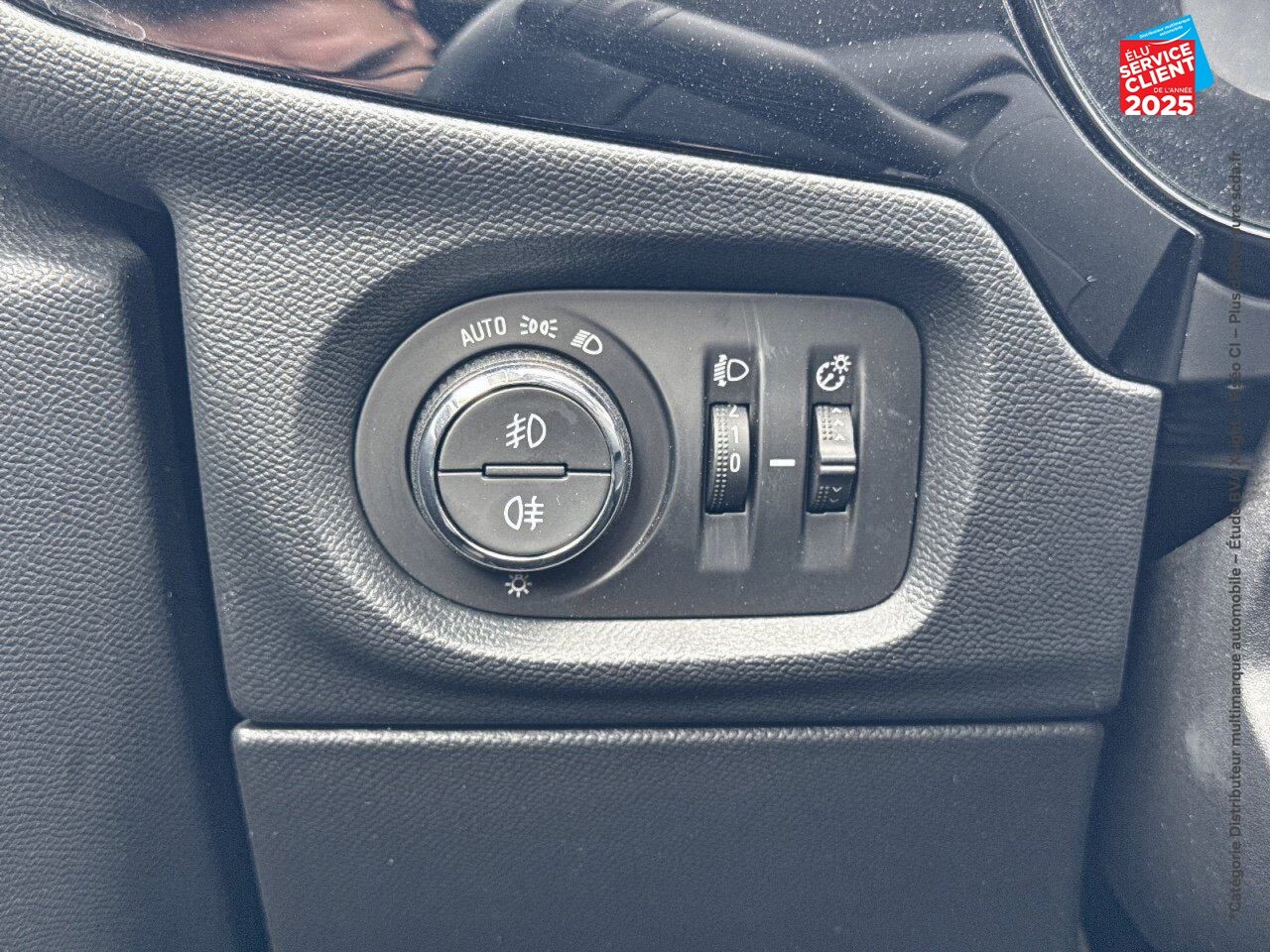 Véhicule d'occasion OPEL CORSA CORSA-E 136CH EDITION BUSINESS chez Toyota Thionville