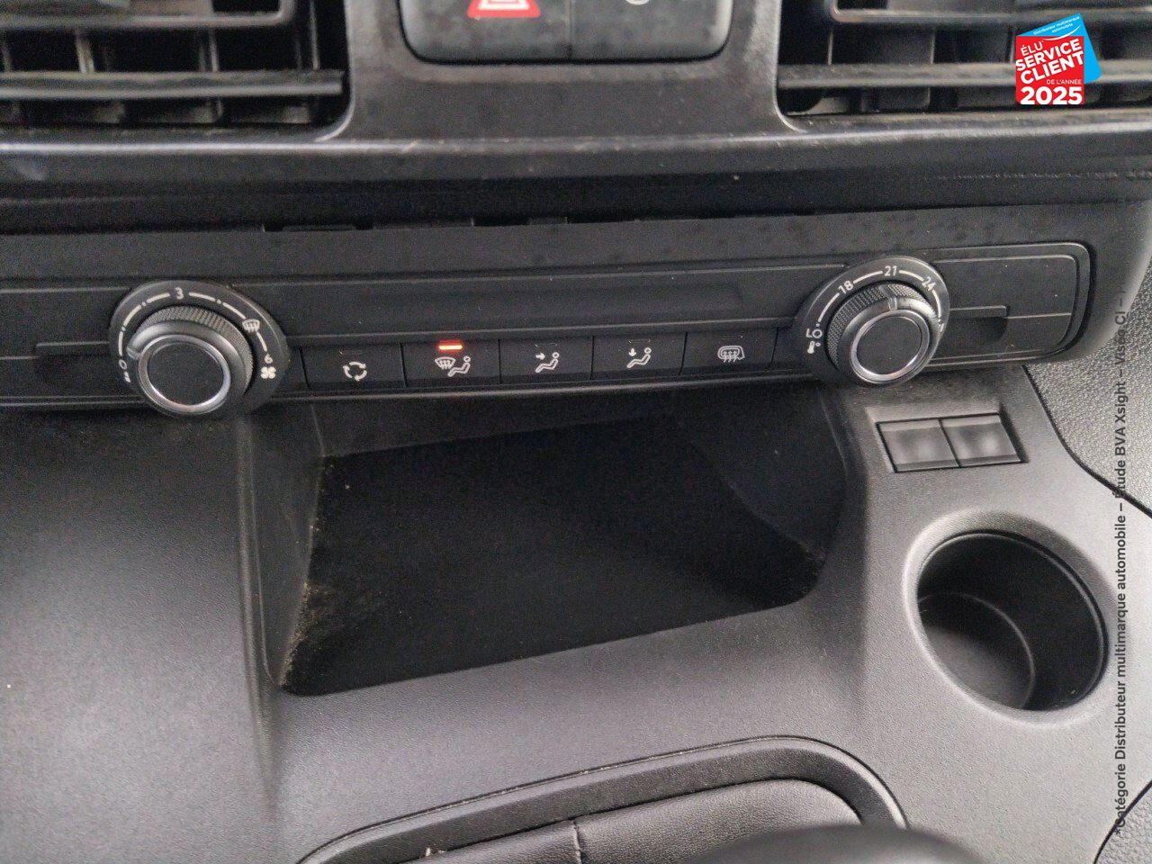 Véhicule d'occasion PEUGEOT PARTNER STANDARD 650KG BLUEHDI 100CH S/S PREMIUM chez Renault Colmar