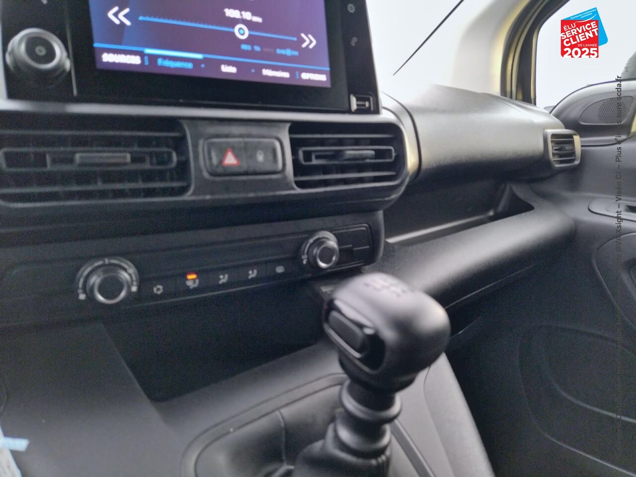 Véhicule d'occasion PEUGEOT PARTNER STANDARD 650KG BLUEHDI 100CH S/S PREMIUM chez Renault Colmar