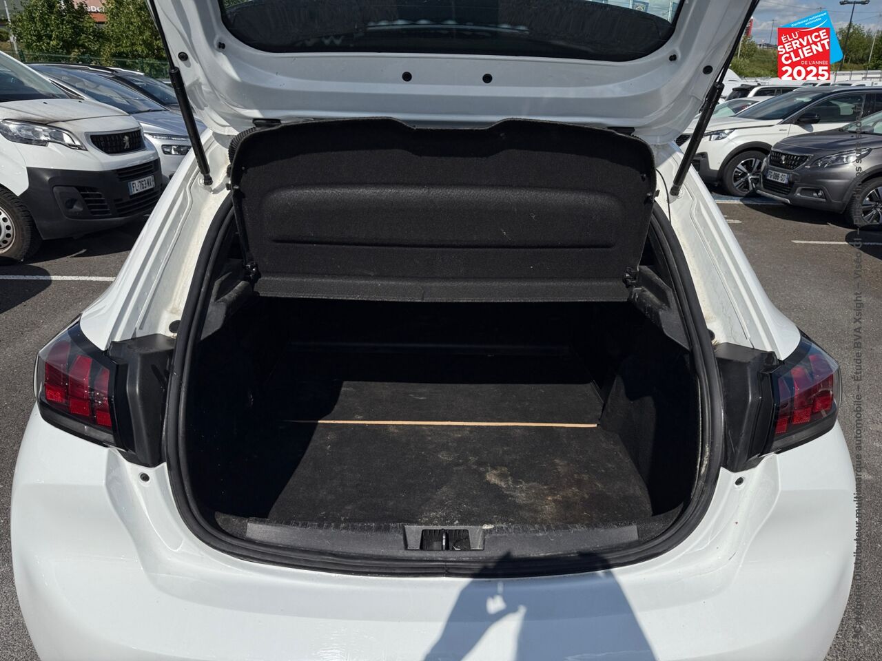 Véhicule d'occasion PEUGEOT 208 AFFAIRE 1.5 BLUEHDI 100 PREMIUM PACK GPS chez Renault Saint-Louis