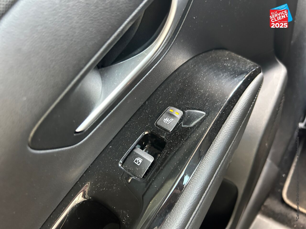 Véhicule d'occasion HYUNDAI TUCSON 1.6 T-GDI 230CH HYBRID EXECUTIVE BVA6 TOUVRANT SIEGES CHAUF/VENTIL/CUIR VOLANT CHAUF ATTELAGE chez Toyota Verdun