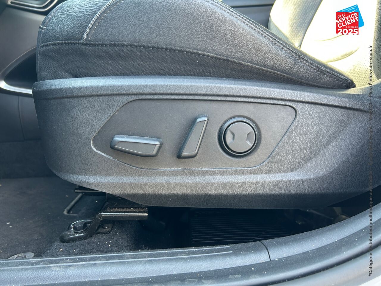 Véhicule d'occasion HYUNDAI TUCSON 1.6 T-GDI 230CH HYBRID EXECUTIVE BVA6 TOUVRANT SIEGES CHAUF/VENTIL/CUIR VOLANT CHAUF ATTELAGE chez Toyota Verdun