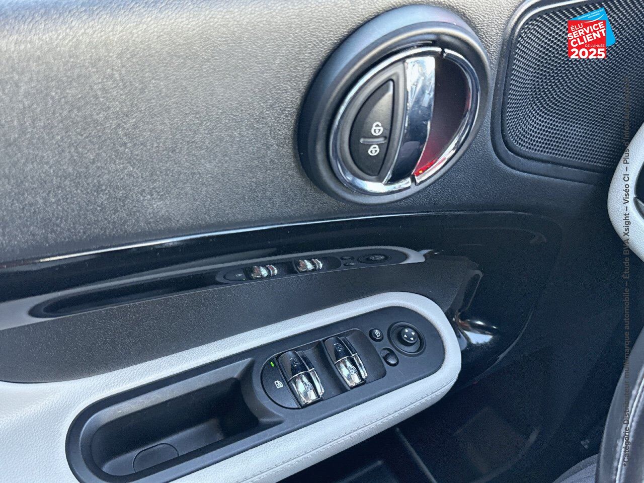 Véhicule d'occasion MINI COUNTRYMAN COOPER D 150CH BVA SIEGES CUIR GPS RADAR AV/AR chez MINI Colmar