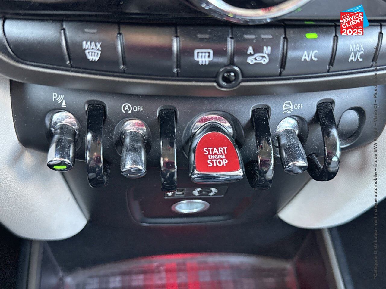 Véhicule d'occasion MINI COUNTRYMAN COOPER D 150CH BVA SIEGES CUIR GPS RADAR AV/AR chez MINI Colmar