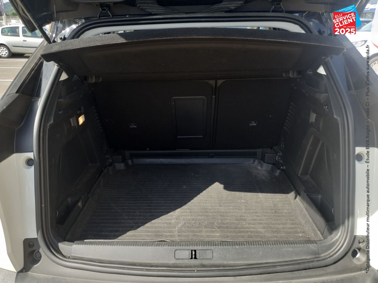 Véhicule d'occasion PEUGEOT 3008 1.2 PURETECH 130CH ALLURE S/S EAT6 CAMERA GPS chez Toyota Sarreguemines
