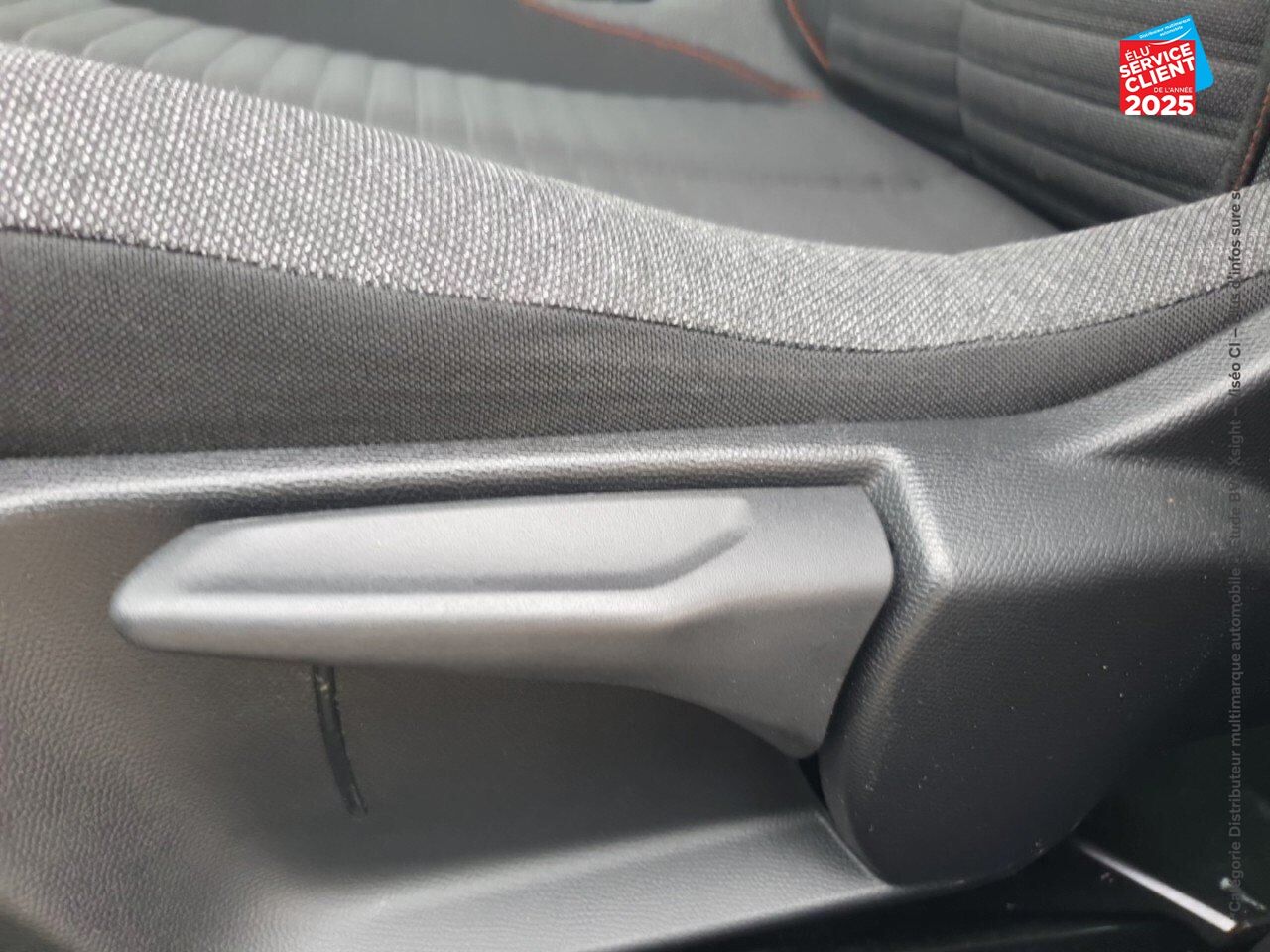 Véhicule d'occasion PEUGEOT 2008 1.2 PURETECH 100CH SS ACTIVE 5CV chez Opel Verdun