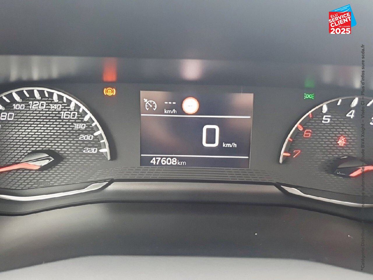 Véhicule d'occasion PEUGEOT 2008 1.2 PURETECH 100CH SS ACTIVE 5CV chez Opel Verdun