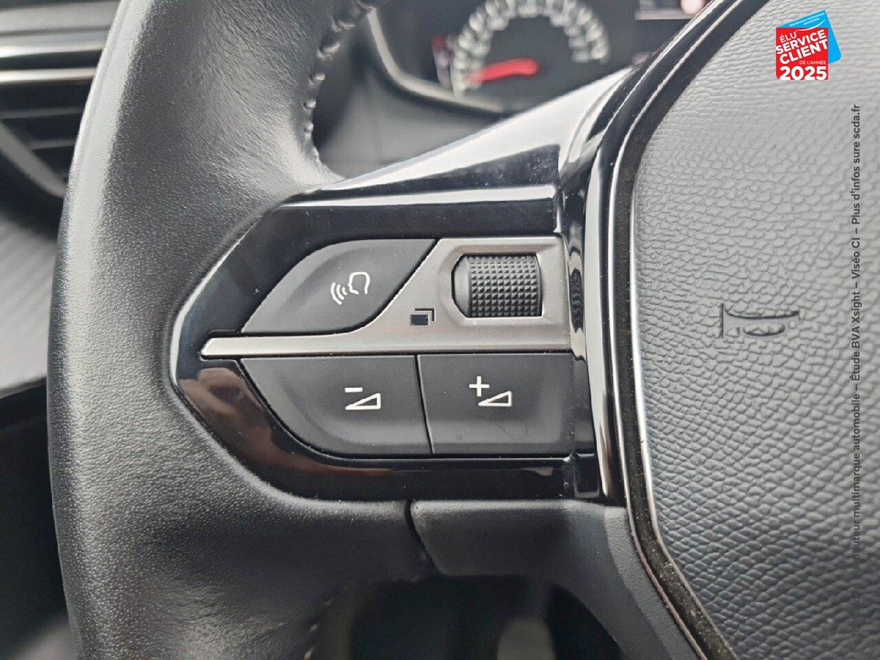 Véhicule d'occasion PEUGEOT 2008 1.2 PURETECH 100CH SS ACTIVE 5CV chez Opel Verdun