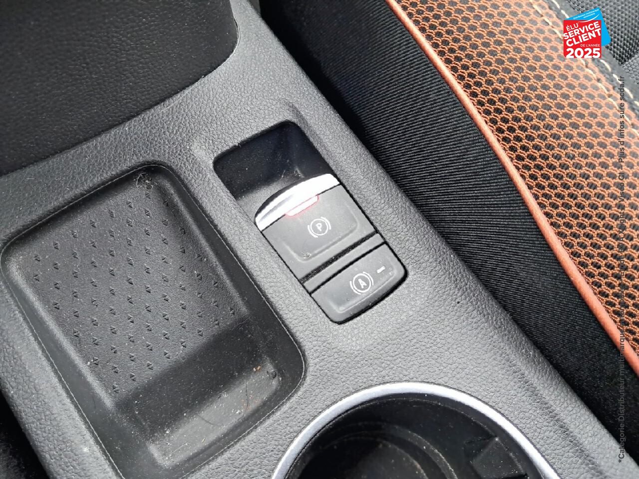 Véhicule d'occasion RENAULT CAPTUR 1.3 TCE 130CH FAP INTENS PACK CITY GPS CAMERA chez Opel Bar le Duc