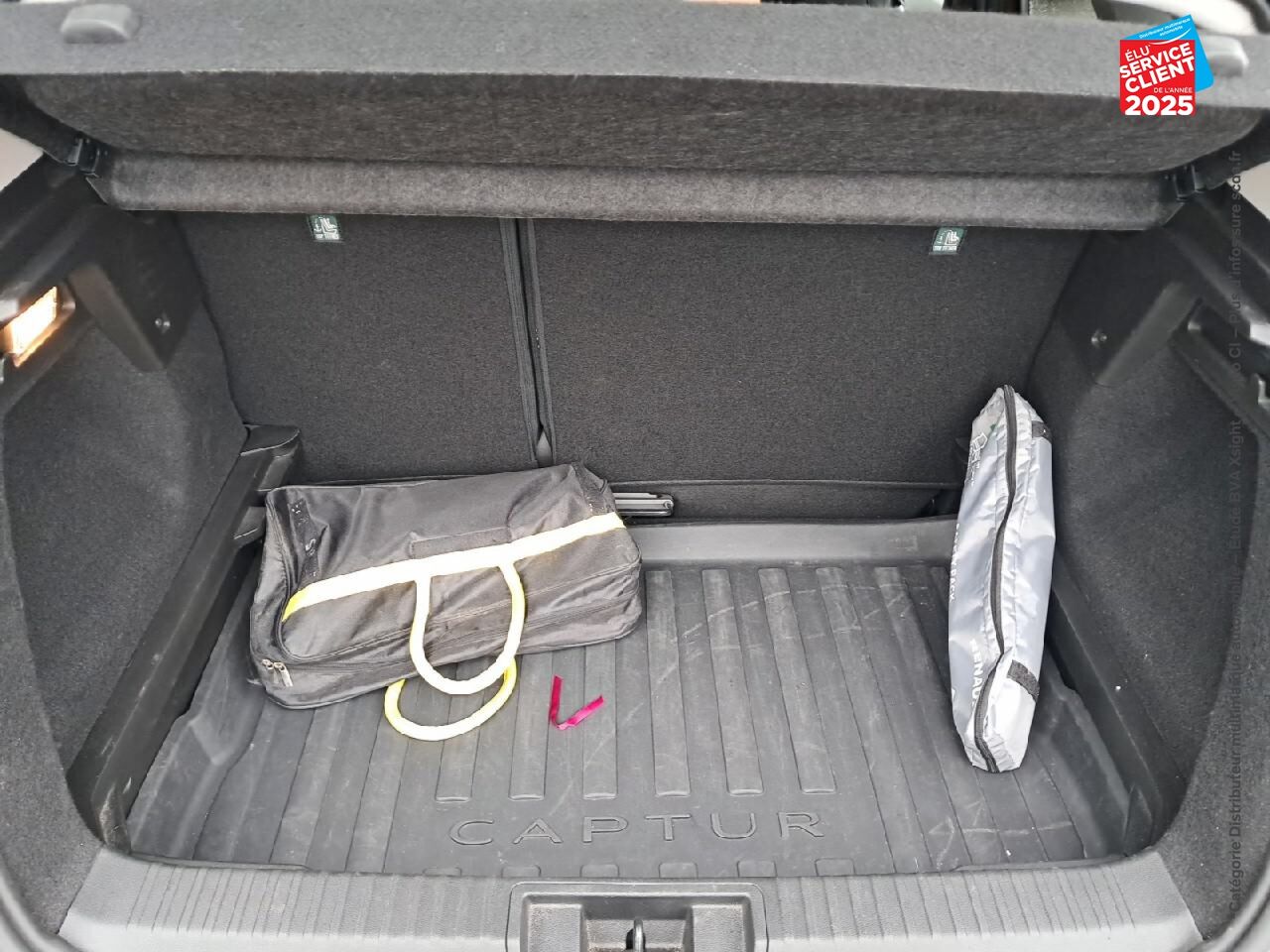 Véhicule d'occasion RENAULT CAPTUR 1.3 TCE 130CH FAP INTENS PACK CITY GPS CAMERA chez Opel Bar le Duc