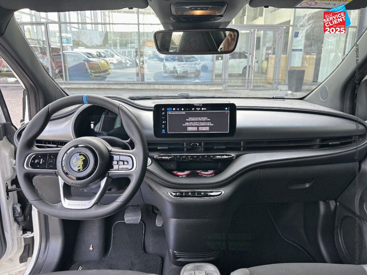 Véhicule d'occasion ABARTH 500C E 155CH PACK 4CV chez BMW Besançon