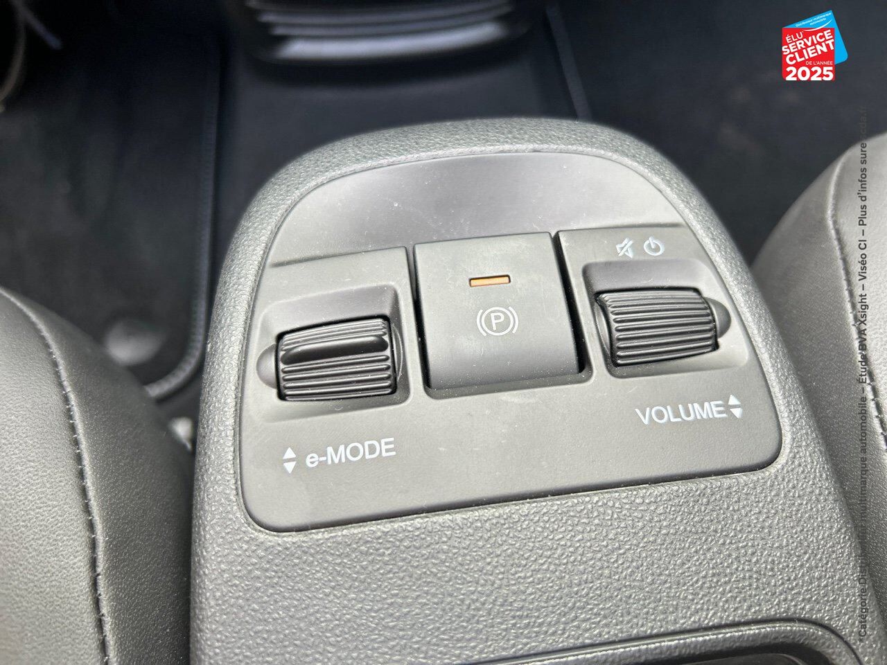 Véhicule d'occasion ABARTH 500C E 155CH PACK 4CV chez BMW Besançon