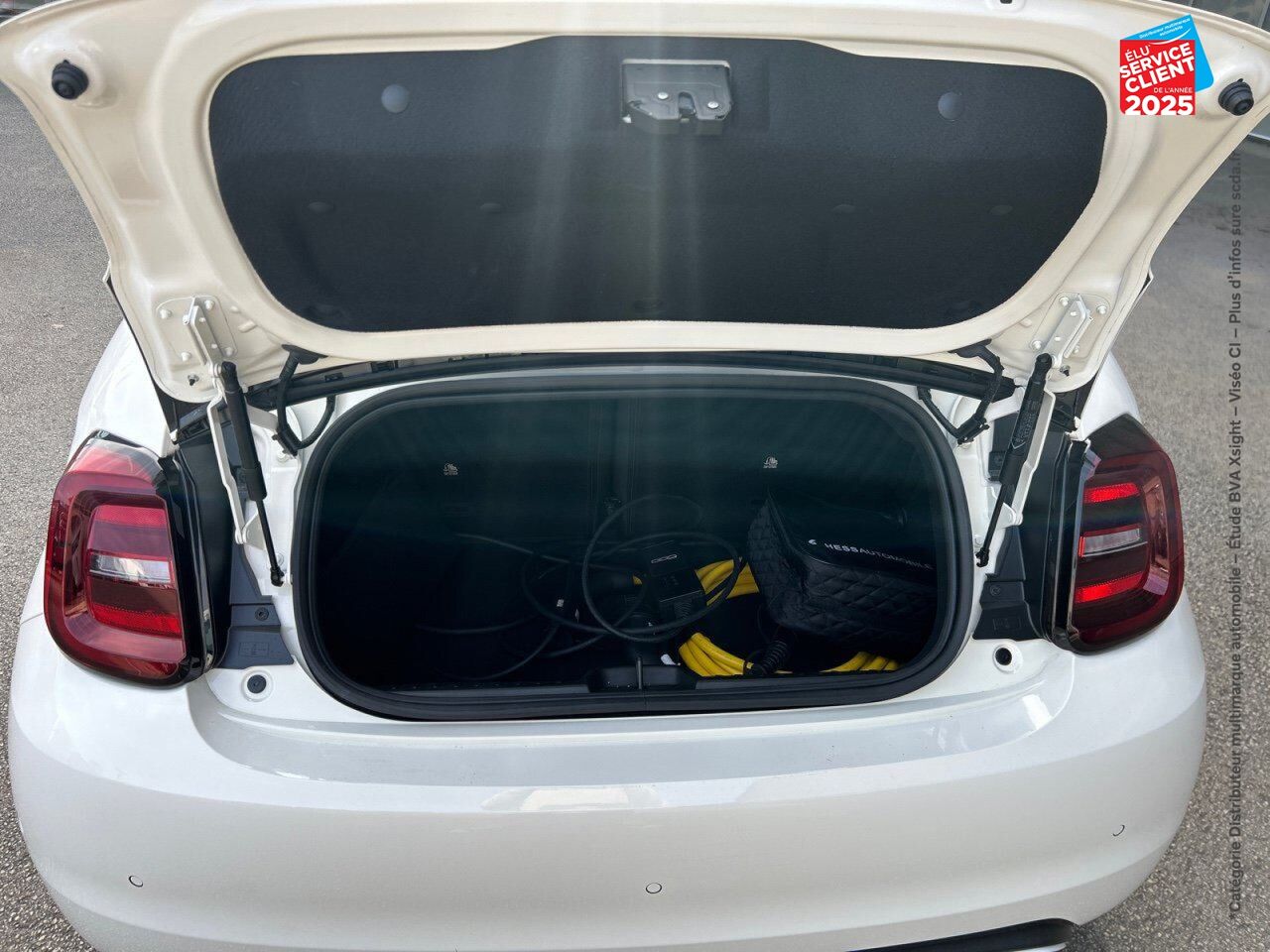 Véhicule d'occasion ABARTH 500C E 155CH PACK 4CV chez BMW Besançon
