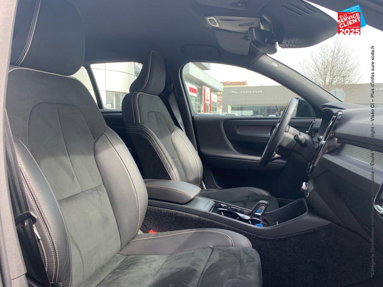 Véhicule d'occasion VOLVO XC40 T3 163CH R-DESIGN GEARTRONIC 8 CAMERA CARPLAY chez Hyundai Chalons