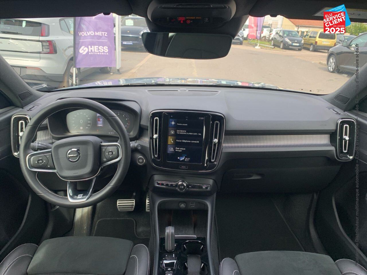 Véhicule d'occasion VOLVO XC40 T3 163CH R-DESIGN GEARTRONIC 8 CAMERA CARPLAY chez Hyundai Chalons