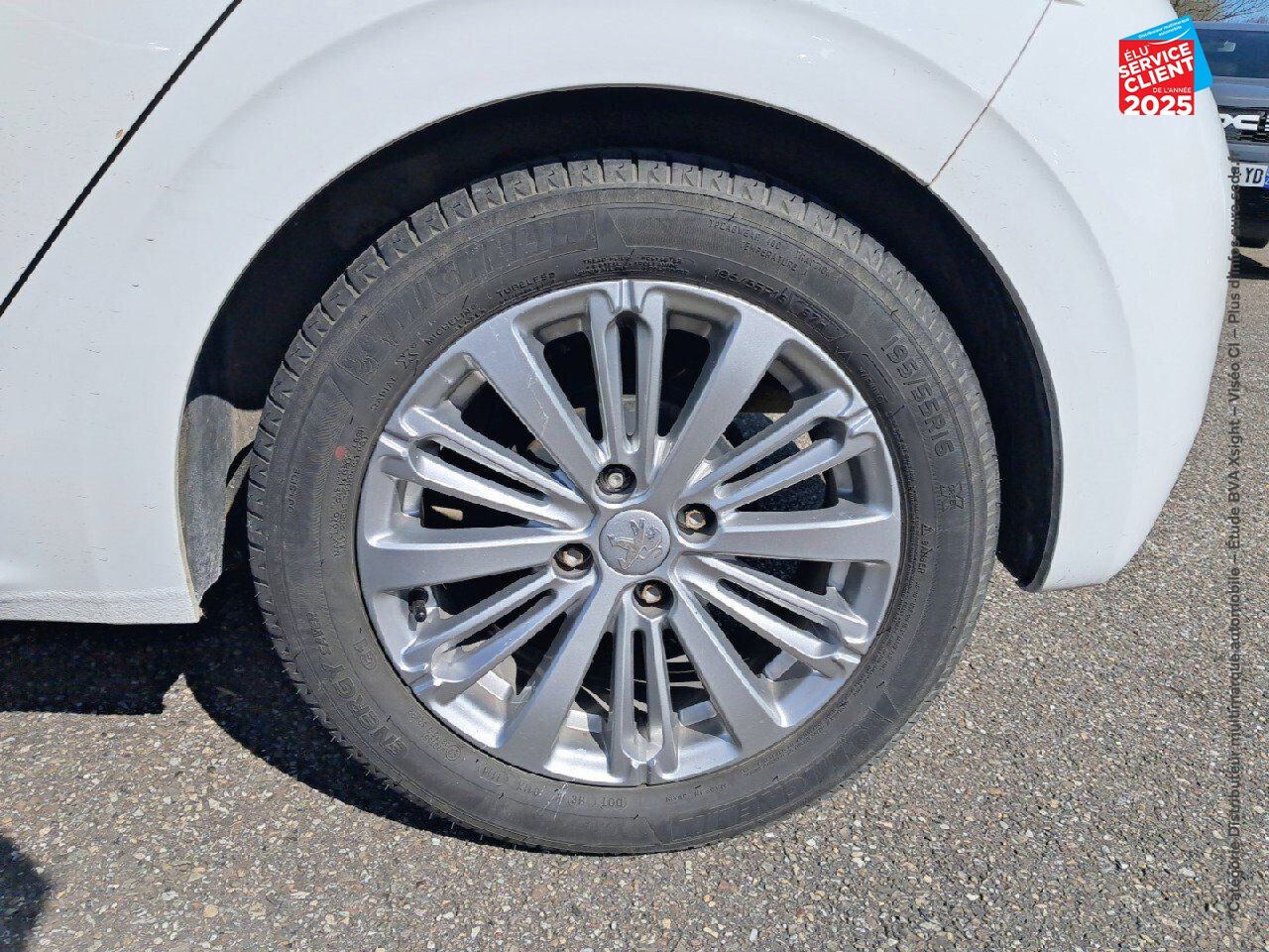 Véhicule d'occasion PEUGEOT 208 1.2 PURETECH 82CH ALLURE 5P GPS chez Hyundai Chalons