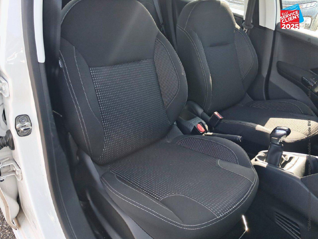 Véhicule d'occasion PEUGEOT 208 1.2 PURETECH 82CH ALLURE 5P GPS chez Hyundai Chalons