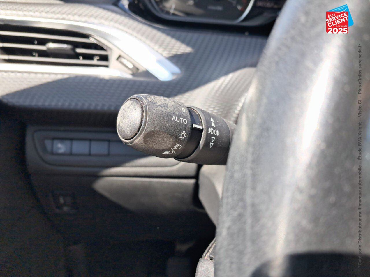 Véhicule d'occasion PEUGEOT 208 1.2 PURETECH 82CH ALLURE 5P GPS chez Hyundai Chalons