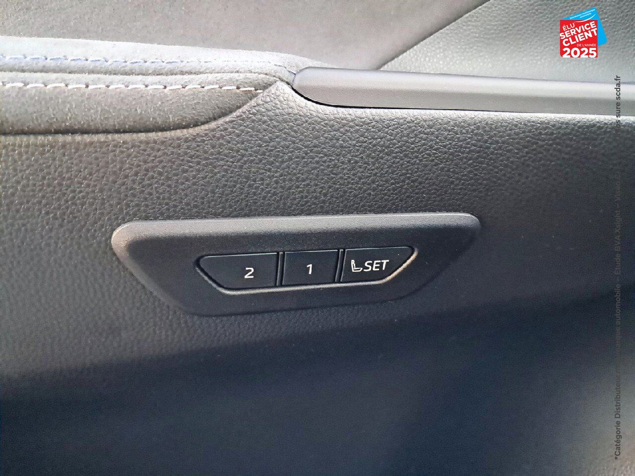 Véhicule neuf TOYOTA C-HR 2.0 HYBRIDE RECHARGEABLE 225CH COLLECTION NG23 chez Toyota Thionville