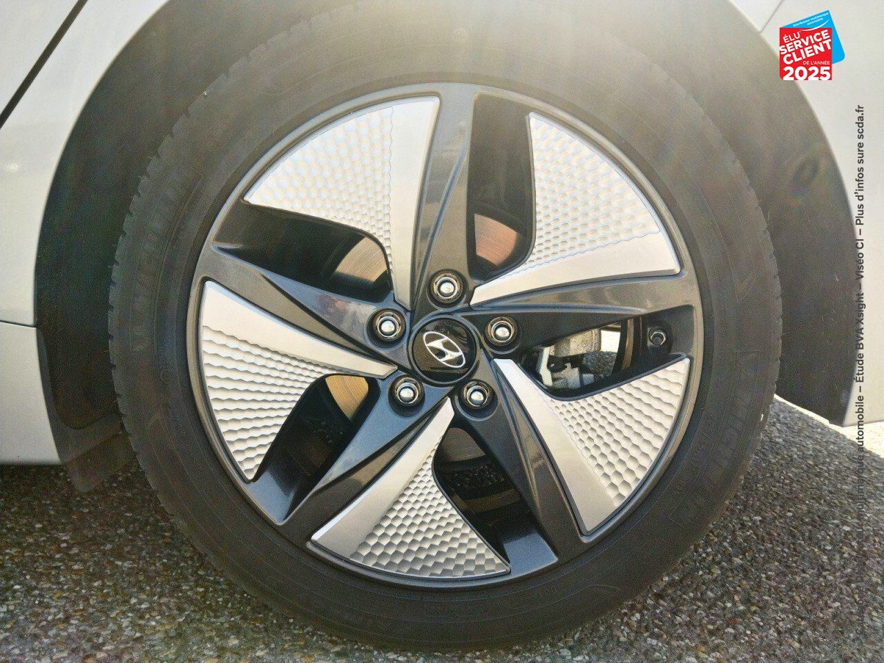 Véhicule d'occasion HYUNDAI IONIQ HYBRID 141CH CREATIVE TOUVRANT GPS CAMERA chez Hyundai Chalons