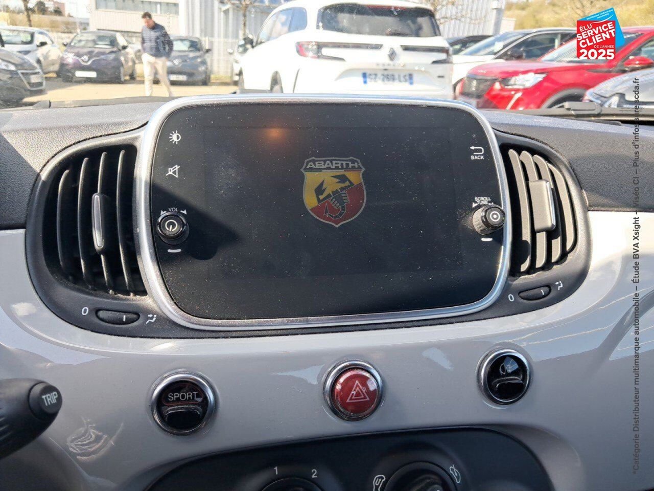 Véhicule d'occasion ABARTH 500 1.4 TURBO T-JET 145CH 595 MY17 GPS chez Volvo Epernay