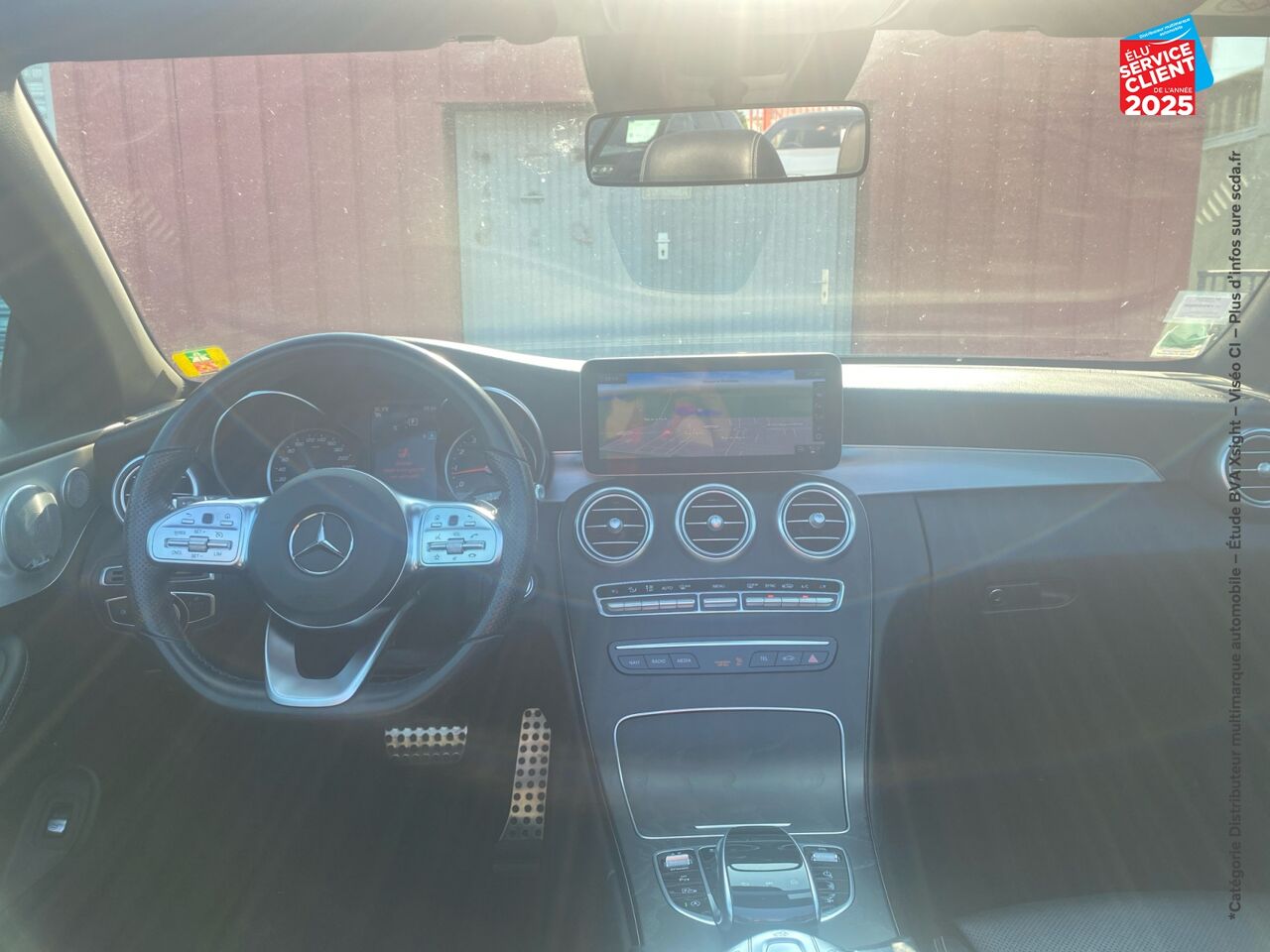 Véhicule d'occasion MERCEDES-BENZ CLASSE C CABRIOLET 200 184CH AMG LINE 9G-TRONIC EURO6D-T SIEGES CHAUF/CUIR GPS CAMERA chez Jaguar Metz