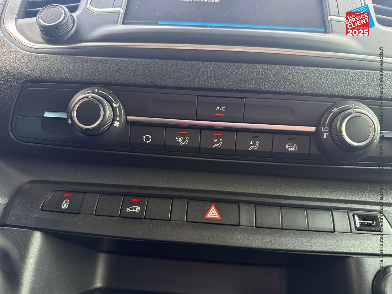 Véhicule d'occasion PEUGEOT EXPERT FG STANDARD 1.5 BLUEHDI 120CH S/S PREMIUM GPS CAMERA CARPLAY chez Renault Saint-Louis