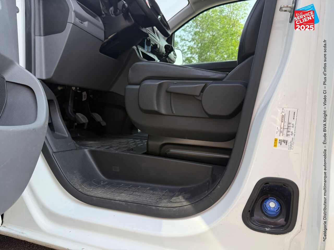 Véhicule d'occasion PEUGEOT EXPERT FG STANDARD 1.5 BLUEHDI 120CH S/S PREMIUM GPS CAMERA CARPLAY chez Renault Saint-Louis
