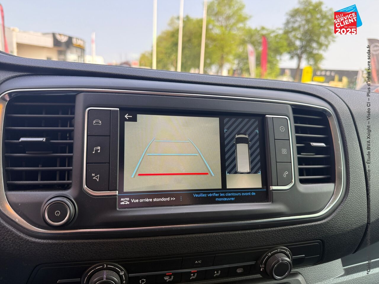 Véhicule d'occasion PEUGEOT EXPERT FG STANDARD 1.5 BLUEHDI 120CH S/S PREMIUM GPS CAMERA CARPLAY chez Renault Saint-Louis