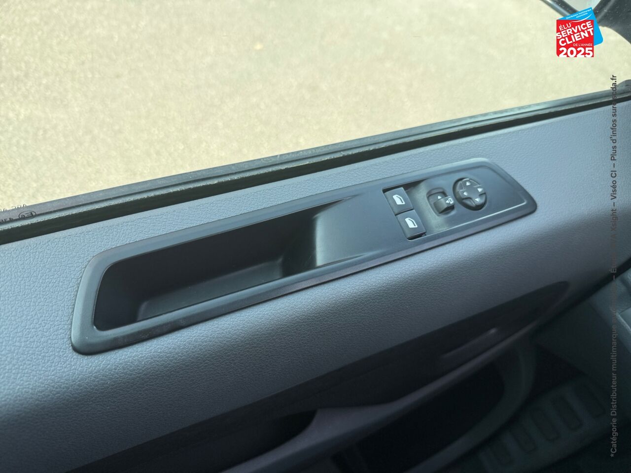 Véhicule d'occasion PEUGEOT EXPERT FG STANDARD 1.5 BLUEHDI 120CH S/S PREMIUM GPS CAMERA CARPLAY chez Renault Saint-Louis