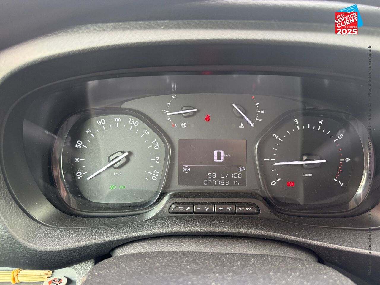 Véhicule d'occasion PEUGEOT EXPERT FG STANDARD 1.5 BLUEHDI 120CH S/S PREMIUM GPS CAMERA CARPLAY chez Renault Saint-Louis