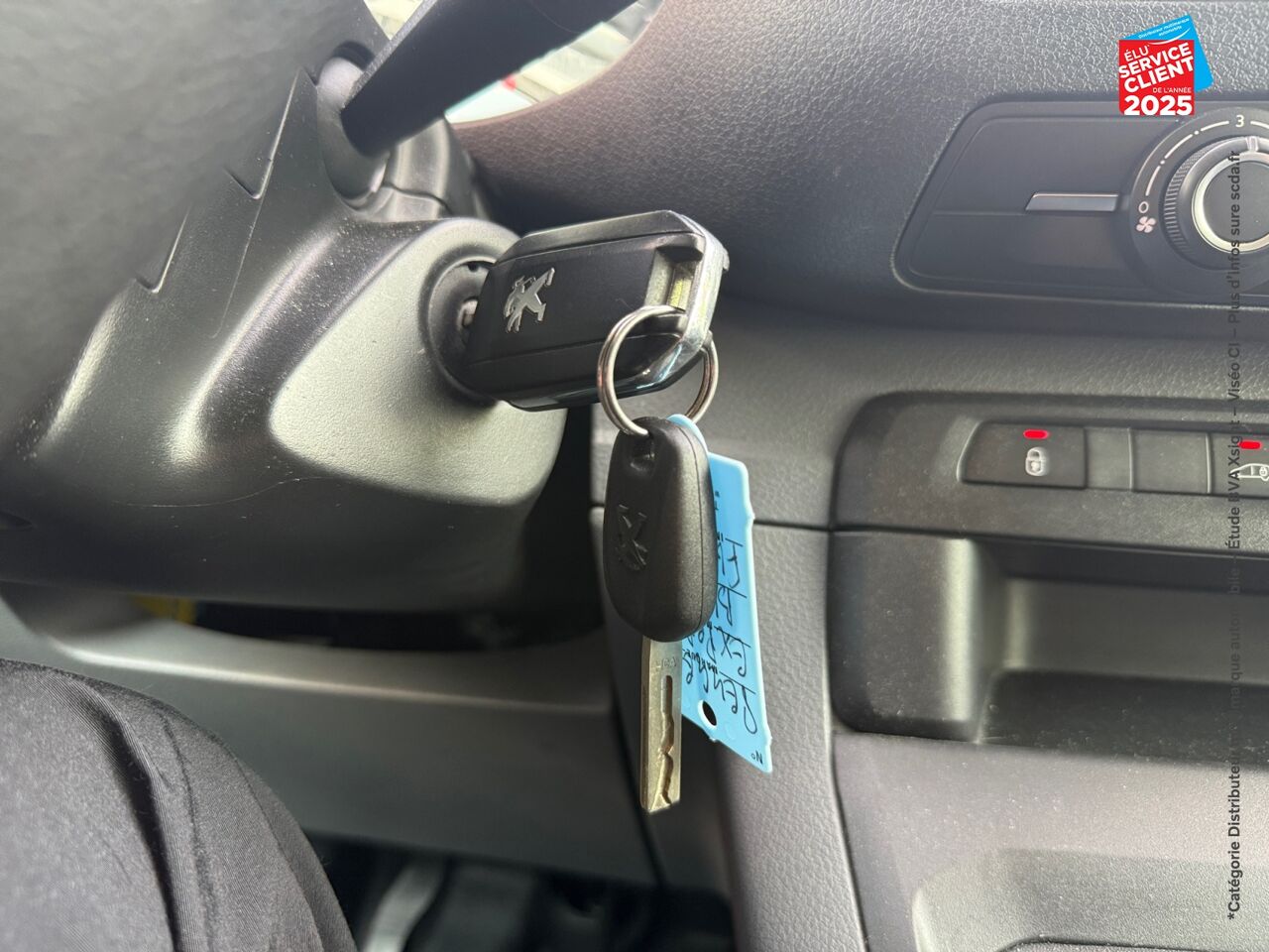Véhicule d'occasion PEUGEOT EXPERT FG STANDARD 1.5 BLUEHDI 120CH S/S PREMIUM GPS CAMERA CARPLAY chez Renault Saint-Louis