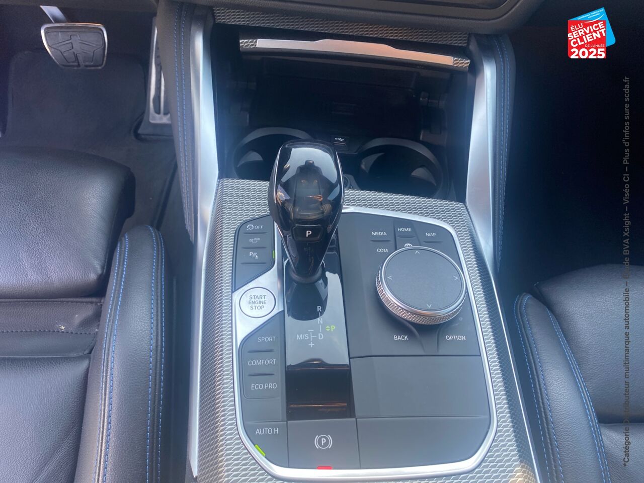 Véhicule d'occasion BMW SERIE 4 COUPE M440IA XDRIVE 374CH SIEGES CHAUF/CUIR GPS CAMERA HUD H/KARDON chez Peugeot Sedan