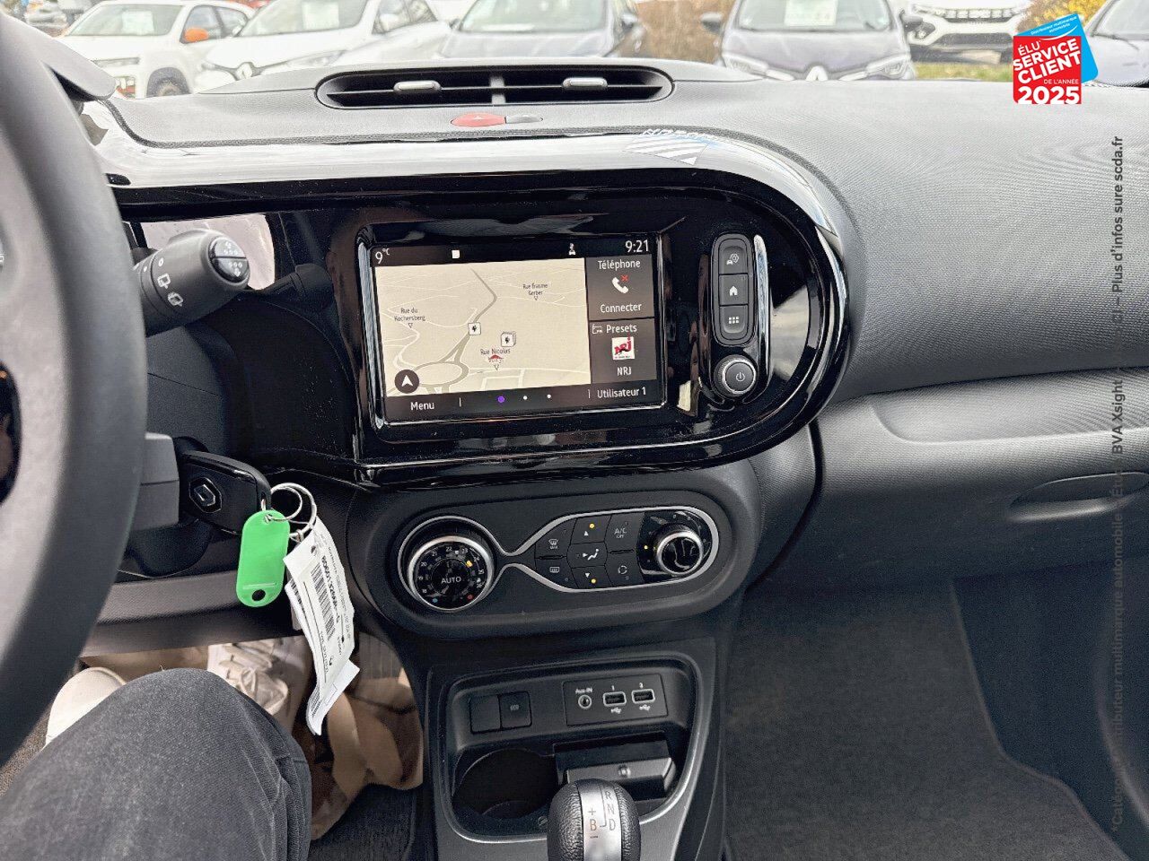 Véhicule d'occasion RENAULT TWINGO E-TECH ELECTRIC URBAN NIGHT R80 ACHAT INTEGRAL - 21MY GPS CAMERA chez Opel Verdun